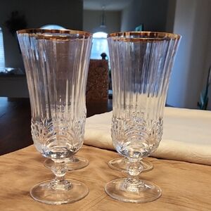 Elegant Aurrea Gold Rimmed Glass Goblets